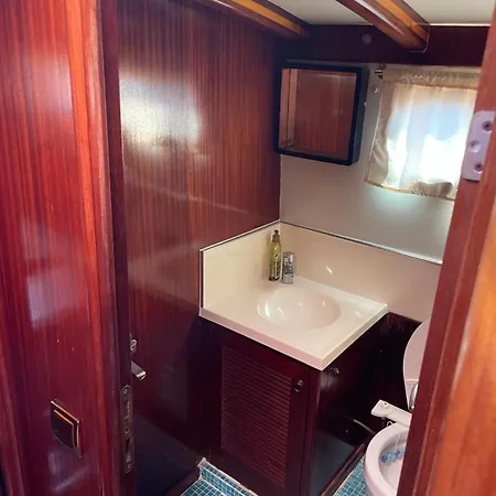 Botel Usta-k